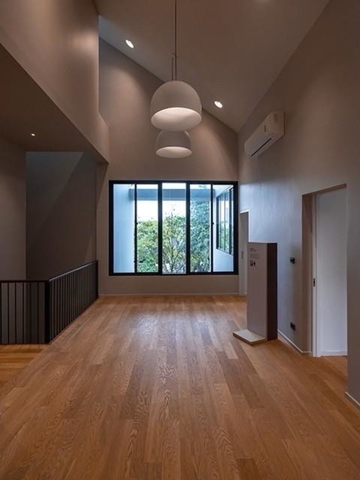 For SaleHouseSapankwai,Jatujak : BAANBANN VIBHAVADI 20, 620 SQ.M, in the heart of the city near Central Ladprao, only 69 MB !!