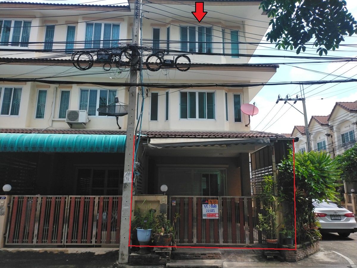 ขายทาวน์โฮมนนทบุรี บางใหญ่ บางบัวทอง : ขายทาวน์เฮ้าส์ 3 ชั้น ห้องริม หน้ากว้าง 5 เมตร ใกล้ MRT (สีม่วง) สถานีแยกติวานนท์ ด้านหน้าโครงการหมู่บ้านศิริชัย 5 ซอยพิบูลสงคราม 22 แยก 6  (วัดกำแพง) เมืองนนทบุรี เนื้อที่ 22.5 ตารางวา  เนื้อที่ใช้สอย 238 ตารางวา 
