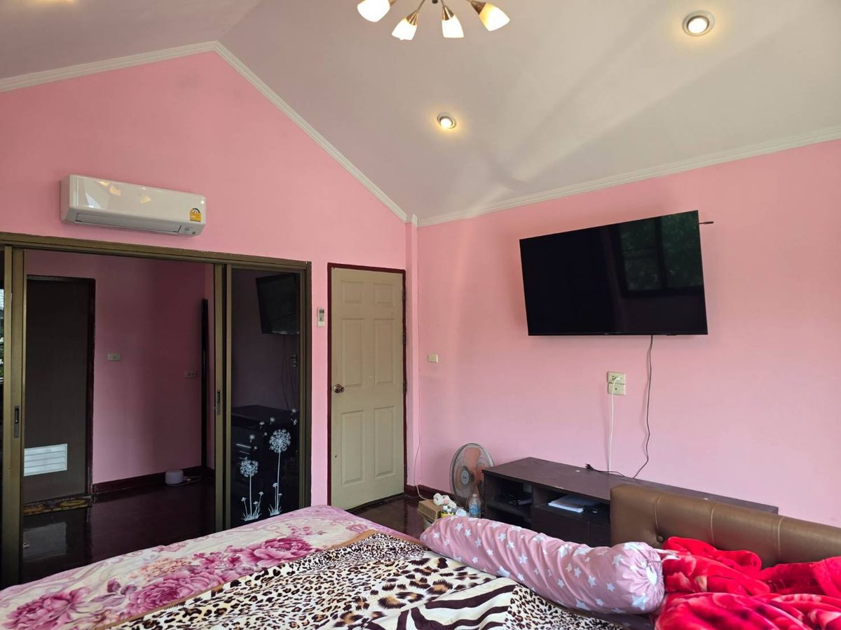 For SaleHouseRama 2, Bang Khun Thian : This summer is only worth it. In addition, solar cells on the roof help to save home electricity. Around the house, down to Micropol, 20 meters. The cheapest in the lamp  