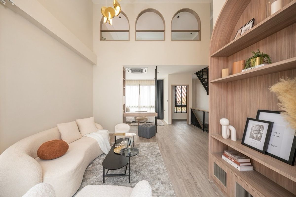 ขายทาวน์โฮมเกษตร นวมินทร์ ลาดปลาเค้า : ขาย Town home ใจกลางเมือง ใกล้ BTS เกษตร Britloft Prime Kaset - Nawamin พิเศษเพียง 17 MB ติดต่อ 086-795-9997 (จิมมี่)