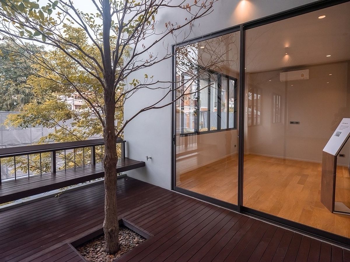 For SaleHouseSapankwai,Jatujak : BAANBANN VIBHAVADI 20, 620 SQ.M, in the heart of the city near Central Ladprao, only 69 MB !!