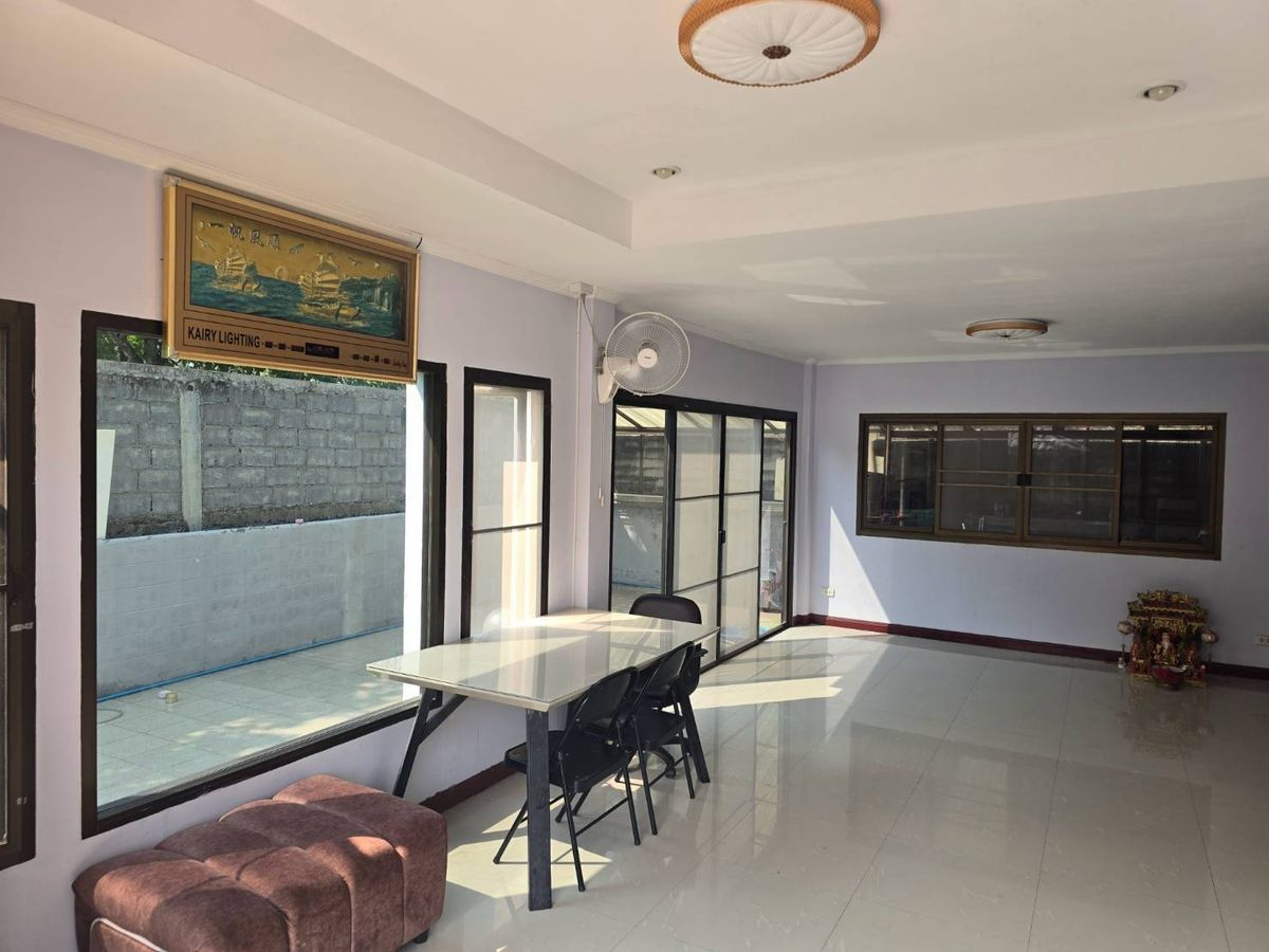 For SaleHouseRama 2, Bang Khun Thian : This summer is only worth it. In addition, solar cells on the roof help to save home electricity. Around the house, down to Micropol, 20 meters. The cheapest in the lamp  