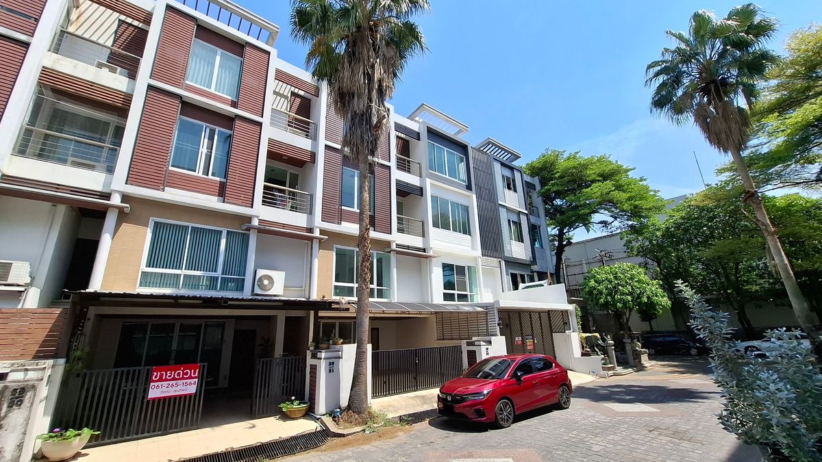 For SaleHome OfficeKaset Nawamin,Ladplakao : Selling a 3.5 home office, The Primary (The Primary) on the Prasert Manukit Road and Market Place, beautiful condition, good location, selling only 5,900,000 baht.