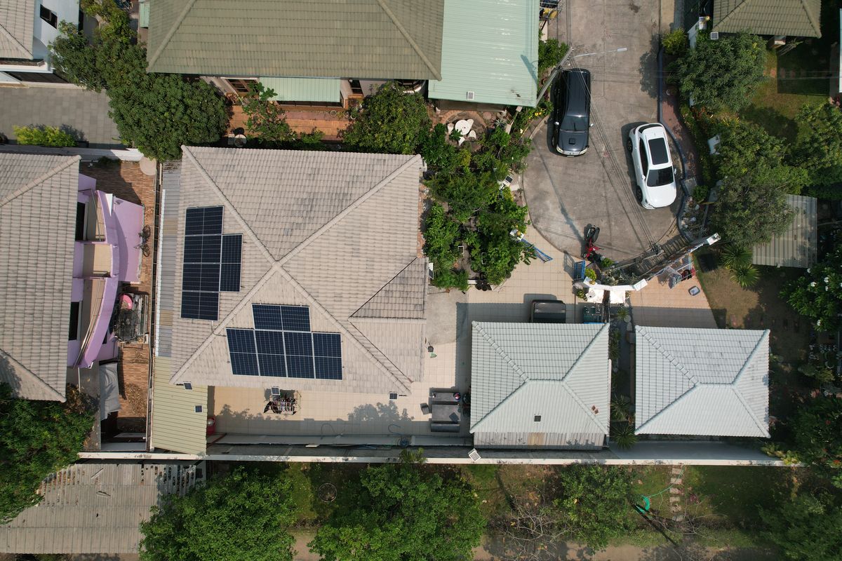 For SaleHouseRama 2, Bang Khun Thian : This summer is only worth it. In addition, solar cells on the roof help to save home electricity. Around the house, down to Micropol, 20 meters. The cheapest in the lamp  