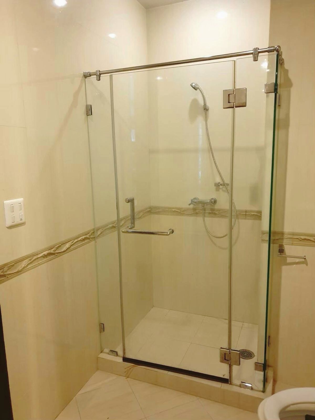 For SaleCondoRatchathewi,Phayathai : Condo for sale in Siam near BTS Ratchathewi (350 m/5 minutes). Interested in negotiating @condobkk (with @) Code H32948