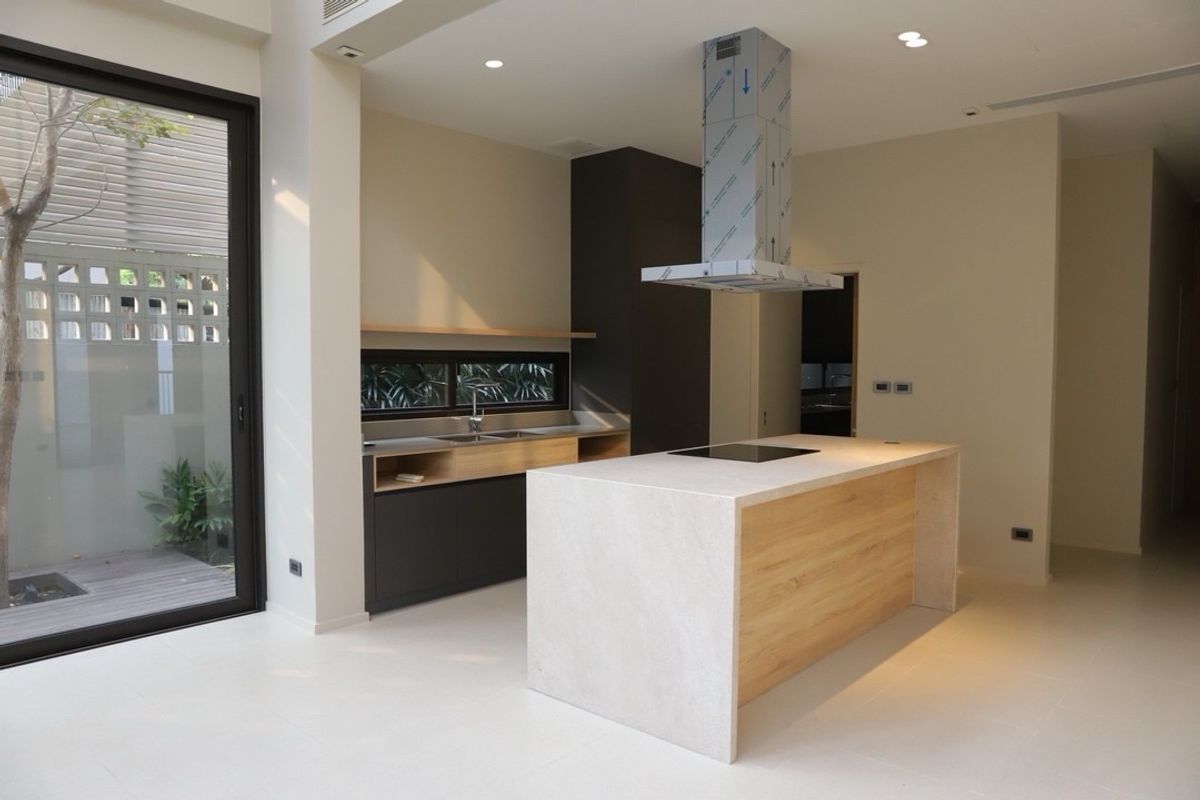 For SaleHouseSapankwai,Jatujak : BAANBANN VIBHAVADI 20, 620 SQ.M, in the heart of the city near Central Ladprao, only 69 MB !!