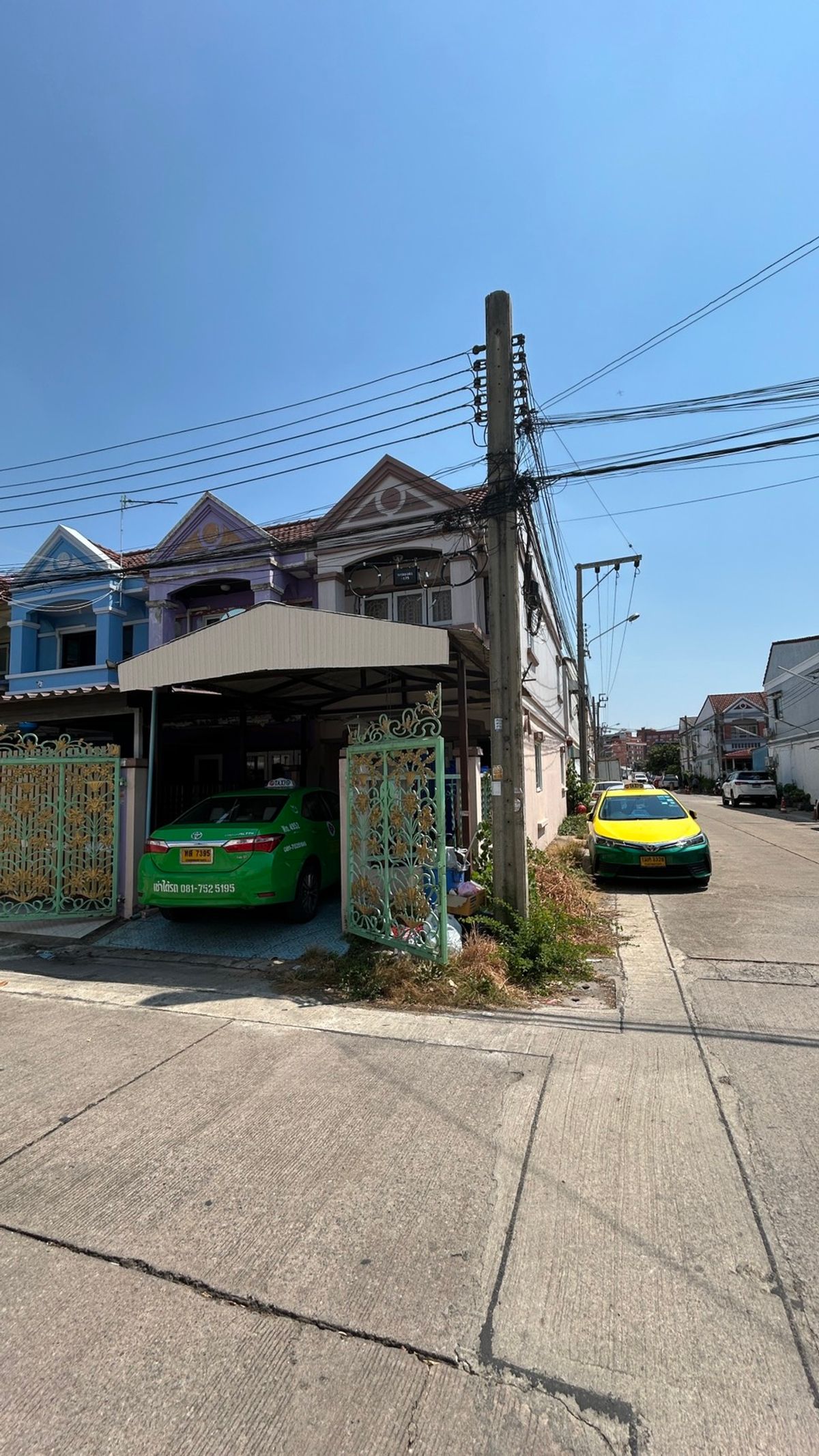 ขายทาวน์โฮมนนทบุรี บางใหญ่ บางบัวทอง : ขายทาวน์เฮ้าส์ 2 ชั้น ลภาวัน 5 ท่าอิฐ หลังริม 17.9 ตรว. พื้นที่ใช้สอย 90 ตรม. ใกล้รถไฟฟ้าสายสีม่วง สถานีบางรักน้อย 1.4 กม., ใกล้ถนนราชพฤกษ์ 1.6 กม.