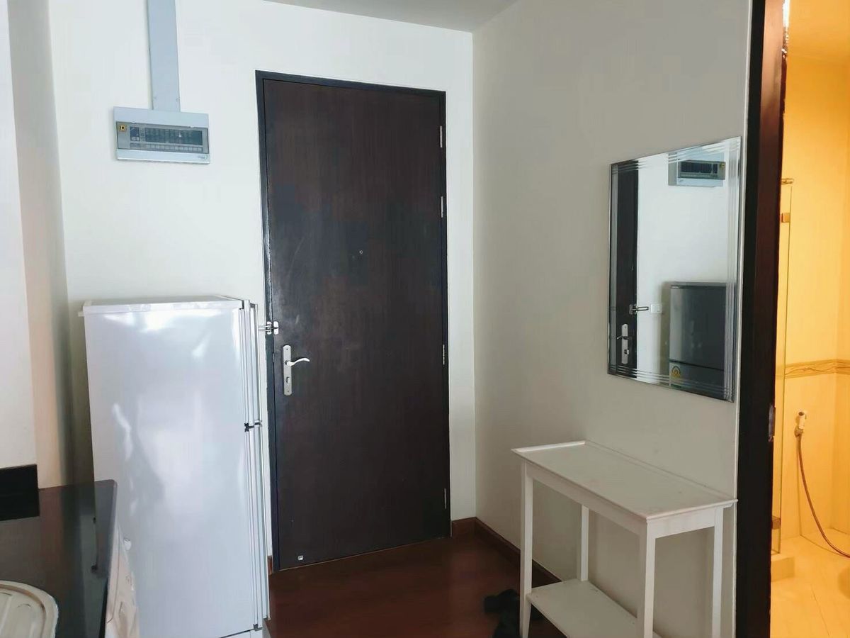 For SaleCondoRatchathewi,Phayathai : Condo for sale in Siam near BTS Ratchathewi (350 m/5 minutes). Interested in negotiating @condobkk (with @) Code H32948