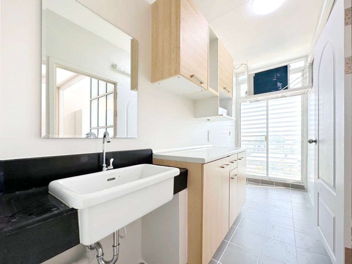 For SaleCondoChokchai 4, Ladprao 71, Ladprao 48, : ✨️ Pay lighter than rent! Get a wide room with a house, ready to be near Central Ladprao, near MRT and big mall.