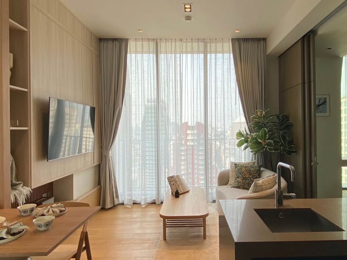 For RentCondoWitthayu, Chidlom, Langsuan, Ploenchit : Luxury 1-Bedroom Apartment for Rent at 28 Chidlom by SC Asset