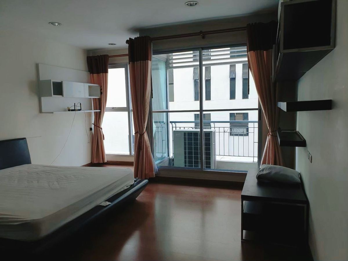 For SaleCondoRatchathewi,Phayathai : Condo for sale in Siam near BTS Ratchathewi (350 m/5 minutes). Interested in negotiating @condobkk (with @) Code H32948