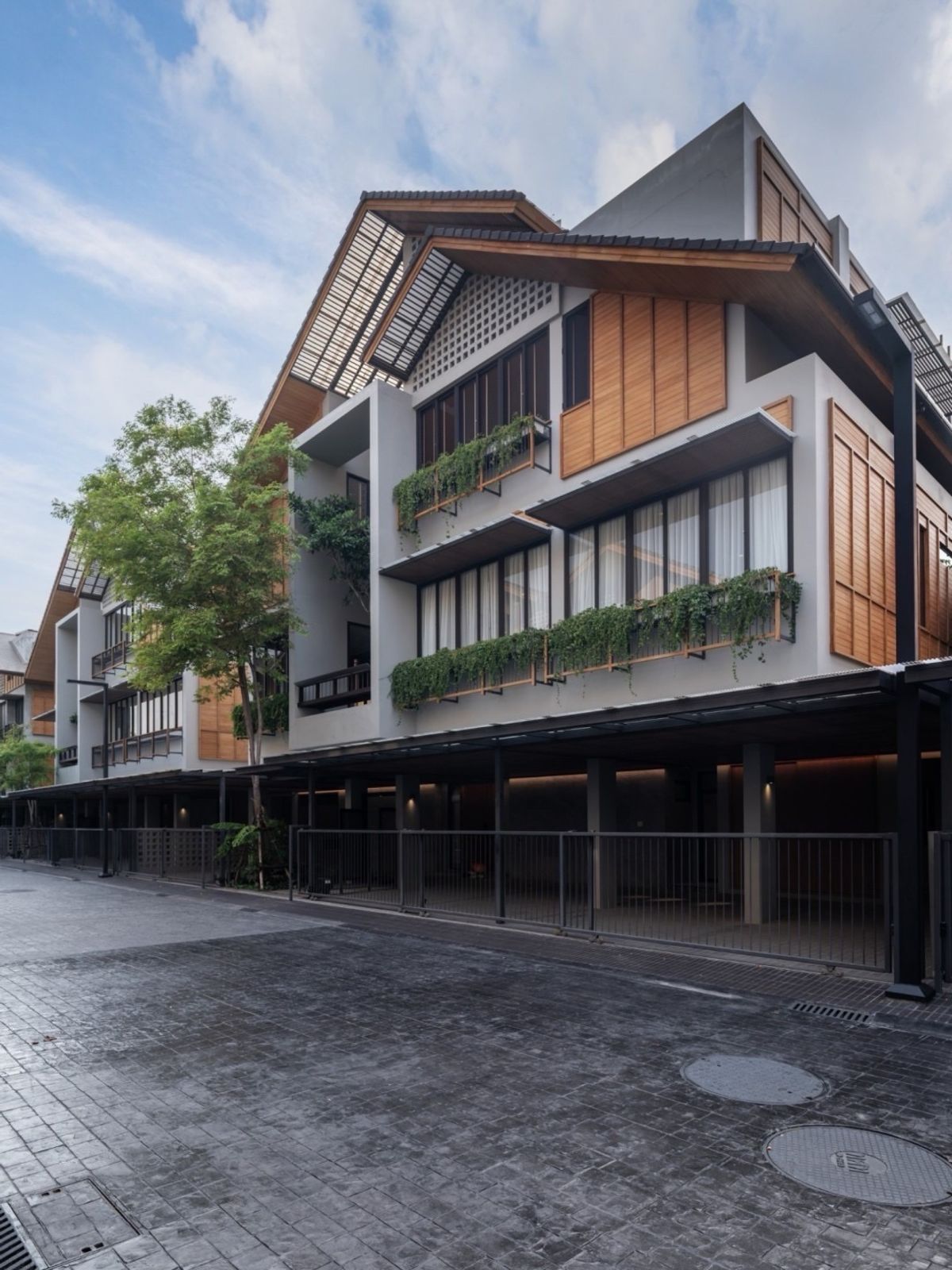 For SaleHouseSapankwai,Jatujak : BAANBANN VIBHAVADI 20, 620 SQ.M, in the heart of the city near Central Ladprao, only 69 MB !!