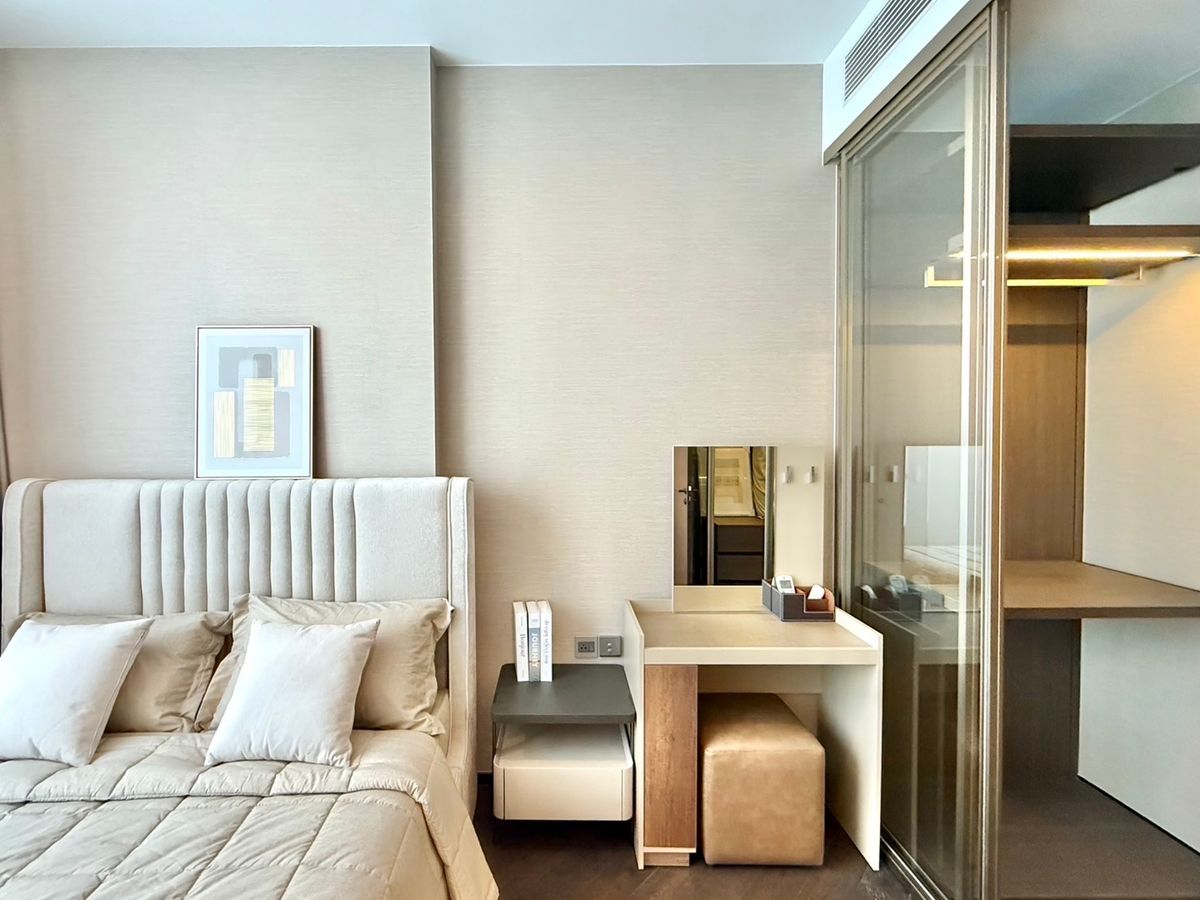 For RentCondoSukhumvit, Asoke, Thonglor : The ESSE SKV36 1 Bedroom is ready 39,000 next to BTS Thonglor. Watch 0808144488.