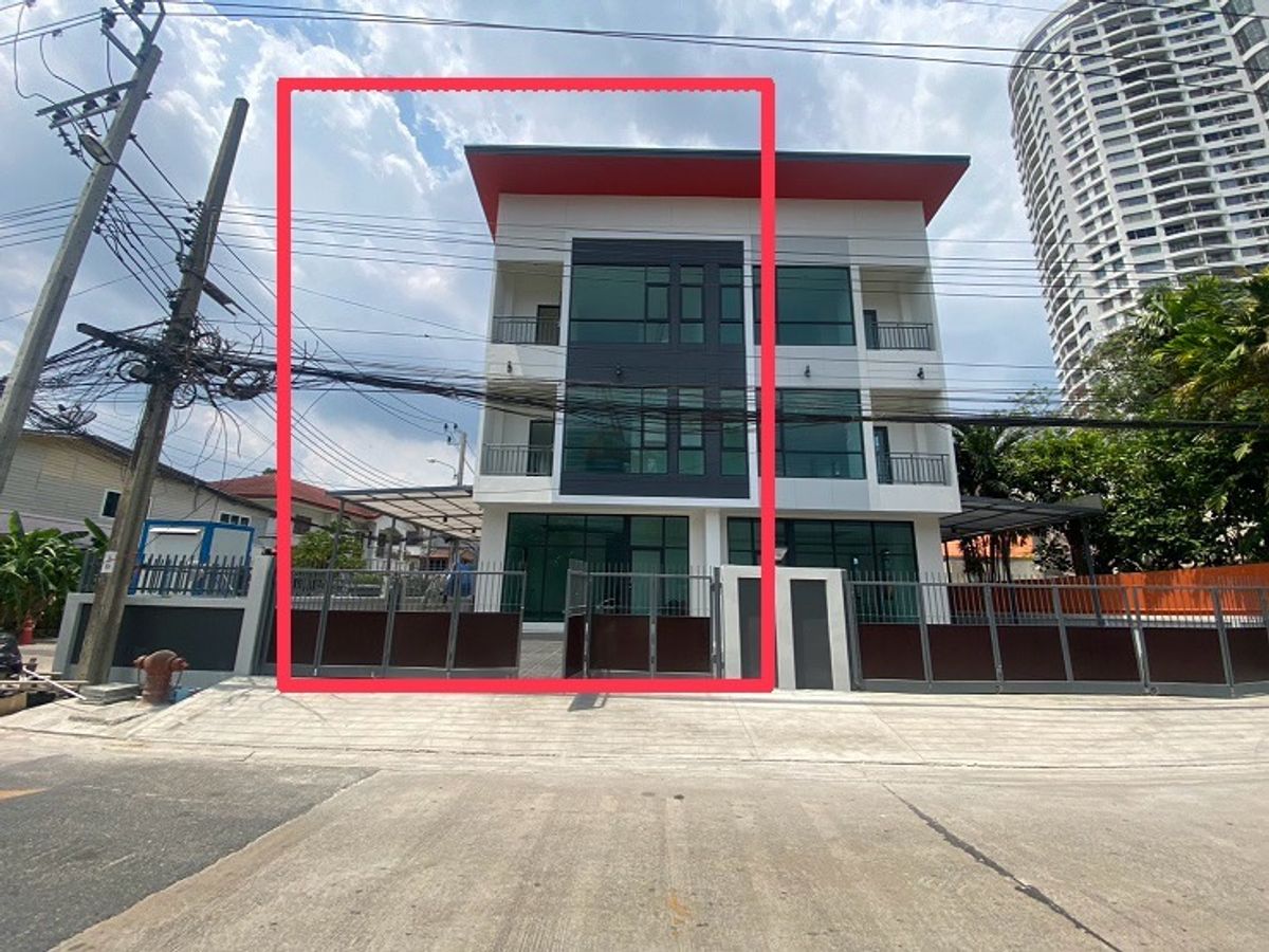 ให้เช่าโฮมออฟฟิศสะพานควาย จตุจักร : โทร. 081-632-0632 ให้เช่าHome Office 3 ชั้น ซอยพหลโยธิน 21 สร้างใหม่ รูปแบบ Modern /  ติดกับ BTS พหลโยธิน 24 เดินได้ “ห้องเปิดไฟ-ห้องว่าง” เหมาะเป็นสำนักงาน จดบริษัทได้