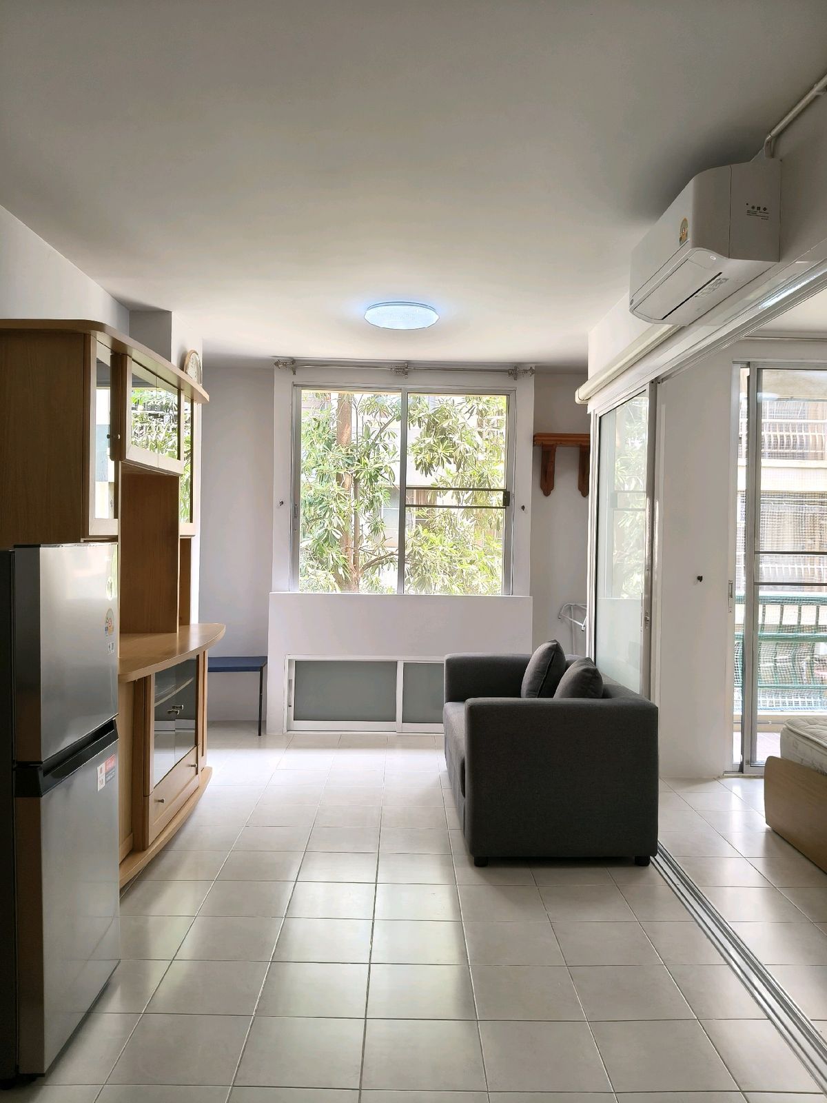 ให้เช่าคอนโดบางนา แบริ่ง ลาซาล : ให้เช่าคอนโด 1 ห้องนอน วิวสวนห้อง renovate ใหม่ น่าอยู่มากๆๆ