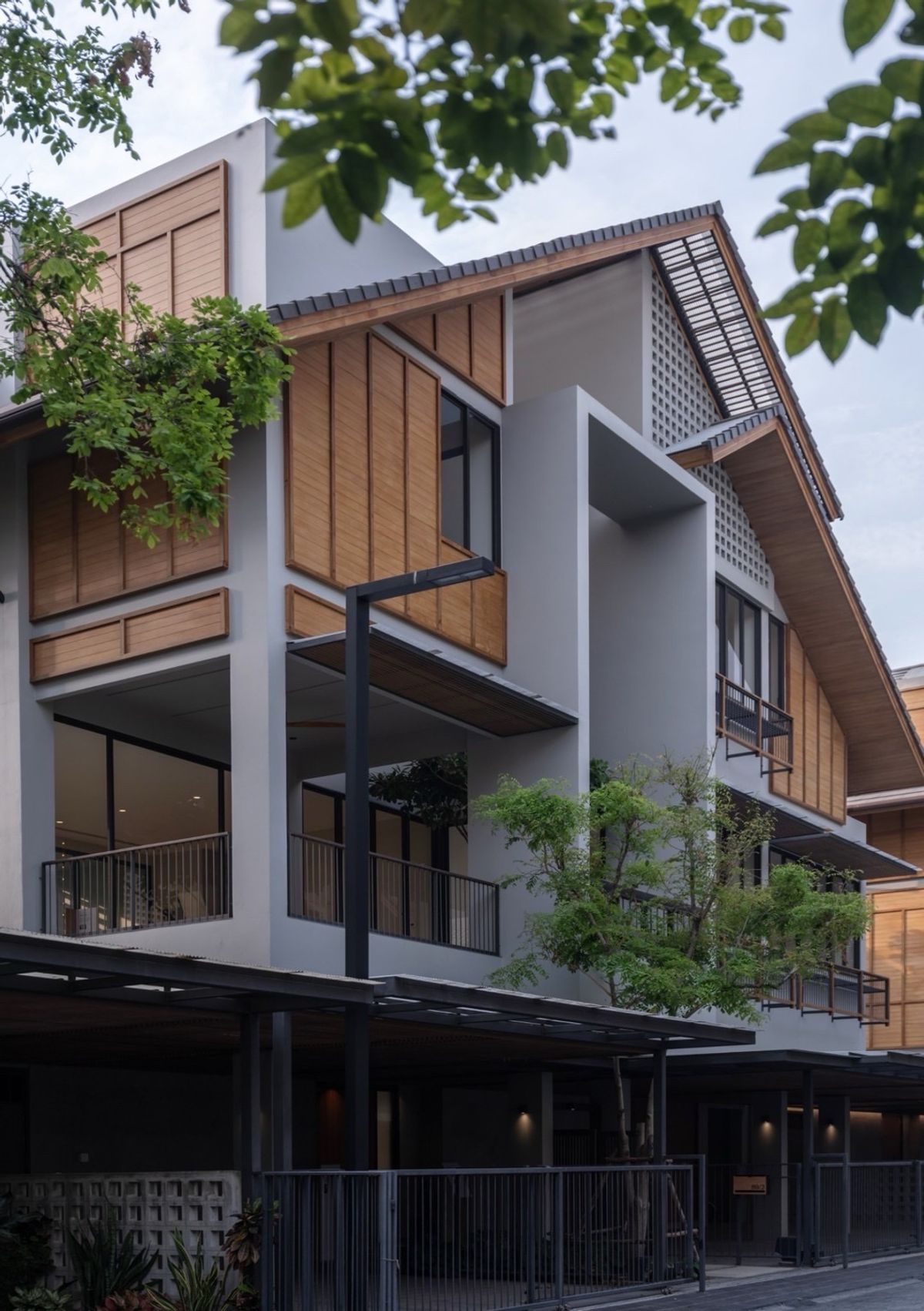 For SaleHouseSapankwai,Jatujak : BAANBANN VIBHAVADI 20, 620 SQ.M, in the heart of the city near Central Ladprao, only 69 MB !!