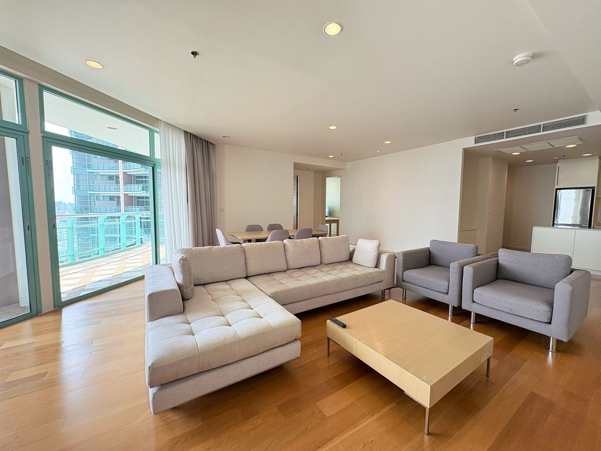 For RentCondoSathorn, Narathiwat : LTHC12122 - Chatrium Hotel Riverside Bangkok for RENT Size 200 SQM. 3 Beds 3 Baths Near BTS Saphan Taksin Station Only 140K/Month