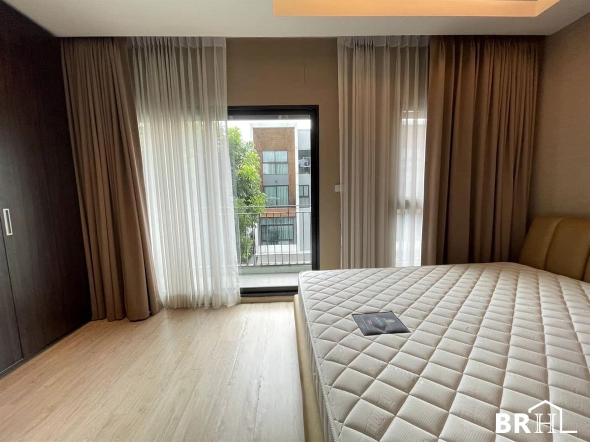 ขายทาวน์โฮมโชคชัย4 ลาดพร้าว71 : 🏨 ทาวน์โฮม ตกแต่งสไตล์โมเดิร์นลอฟต์ พร้อมบิ้วท์อิน เฟอร์ครบ ทำเลลาดพร้าว71🎯