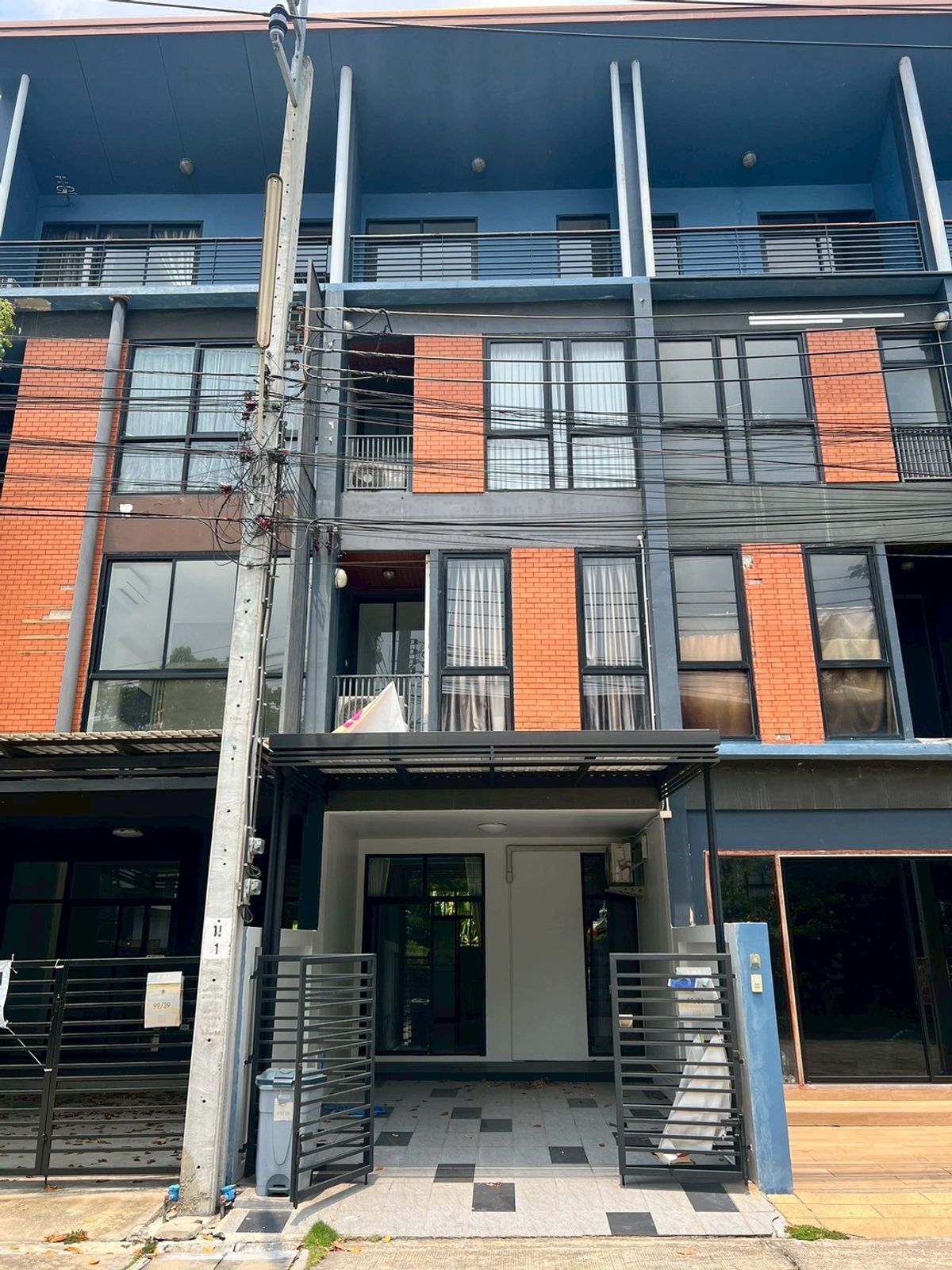 For RentTownhomeChaengwatana, Muangthong : Townhome, 2 minutes from the expressway, next to Muang Thong Thani, can be rented as an office
