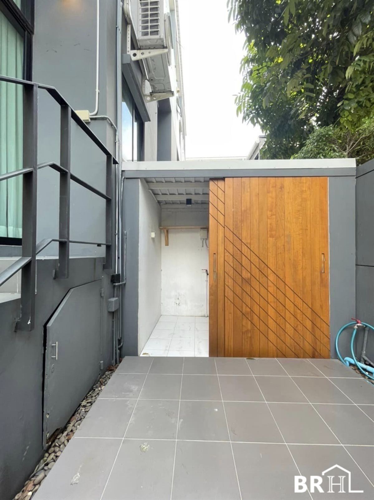 ขายทาวน์โฮมโชคชัย4 ลาดพร้าว71 : 🏨 ทาวน์โฮม ตกแต่งสไตล์โมเดิร์นลอฟต์ พร้อมบิ้วท์อิน เฟอร์ครบ ทำเลลาดพร้าว71🎯