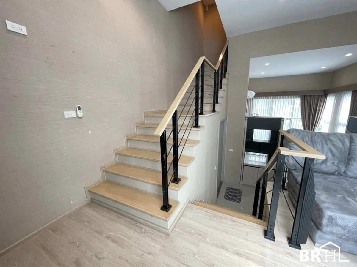 ขายทาวน์โฮมโชคชัย4 ลาดพร้าว71 : 🏨 ทาวน์โฮม ตกแต่งสไตล์โมเดิร์นลอฟต์ พร้อมบิ้วท์อิน เฟอร์ครบ ทำเลลาดพร้าว71🎯