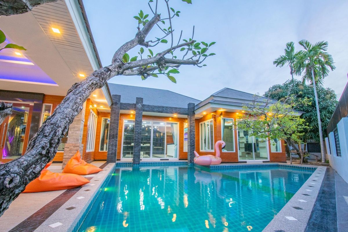 For RentHousePattaya, Bangsaen, Chonburi : Rental of the Village, Piam Mongkol /House for Rent in Huay Yai Private Pool