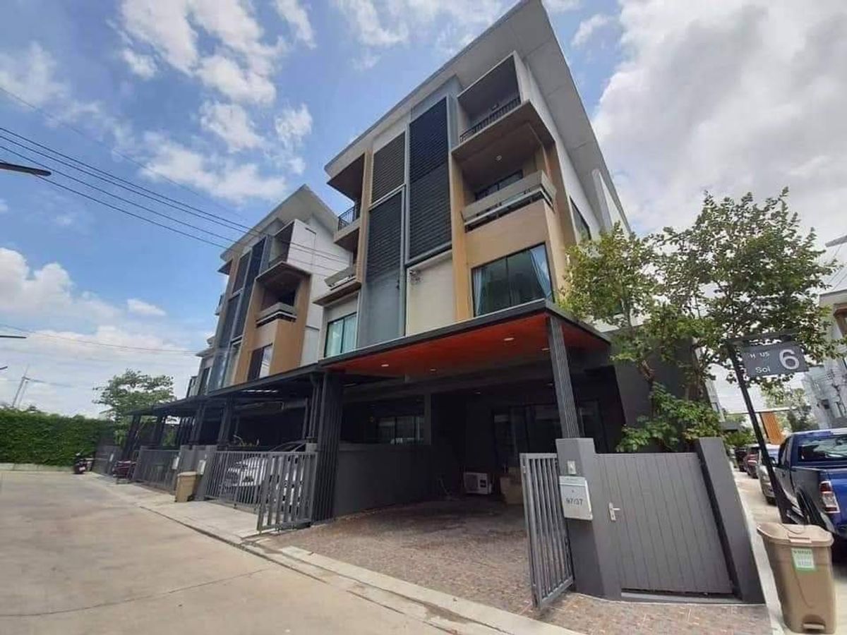 For RentTownhomeChaengwatana, Muangthong : Townhome, corner house, good quality tiled floor, next to Lotus North Ratchaphruek, 3 bedrooms, 3 bathrooms, beautiful built-in