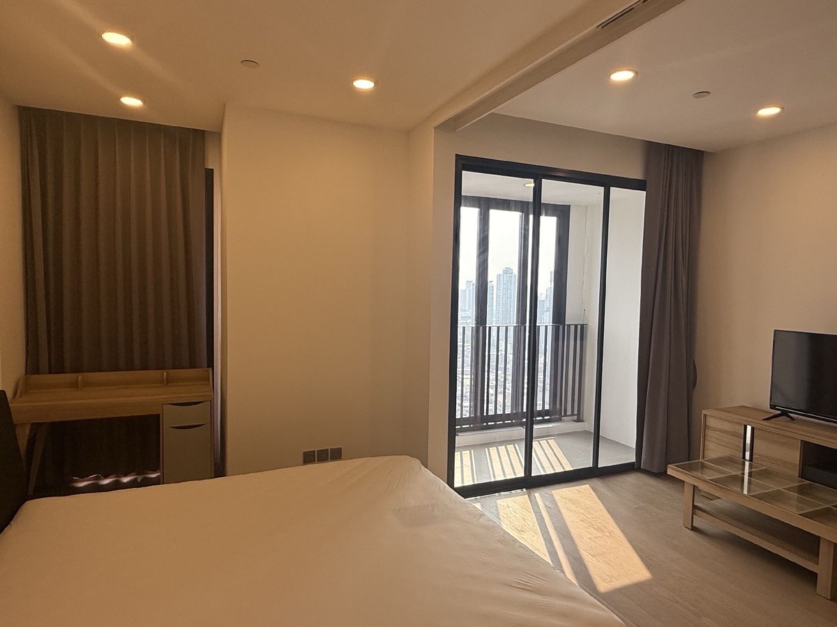 For RentCondoSiam Paragon ,Chulalongkorn,Samyan : Like 😍 Rent !! 25,000 baht / month, Ashton Chula-Silom, 1 bedroom, 30+, size 35 south, south, Chao Phraya River view, new room ✌️ Never had people before 😆