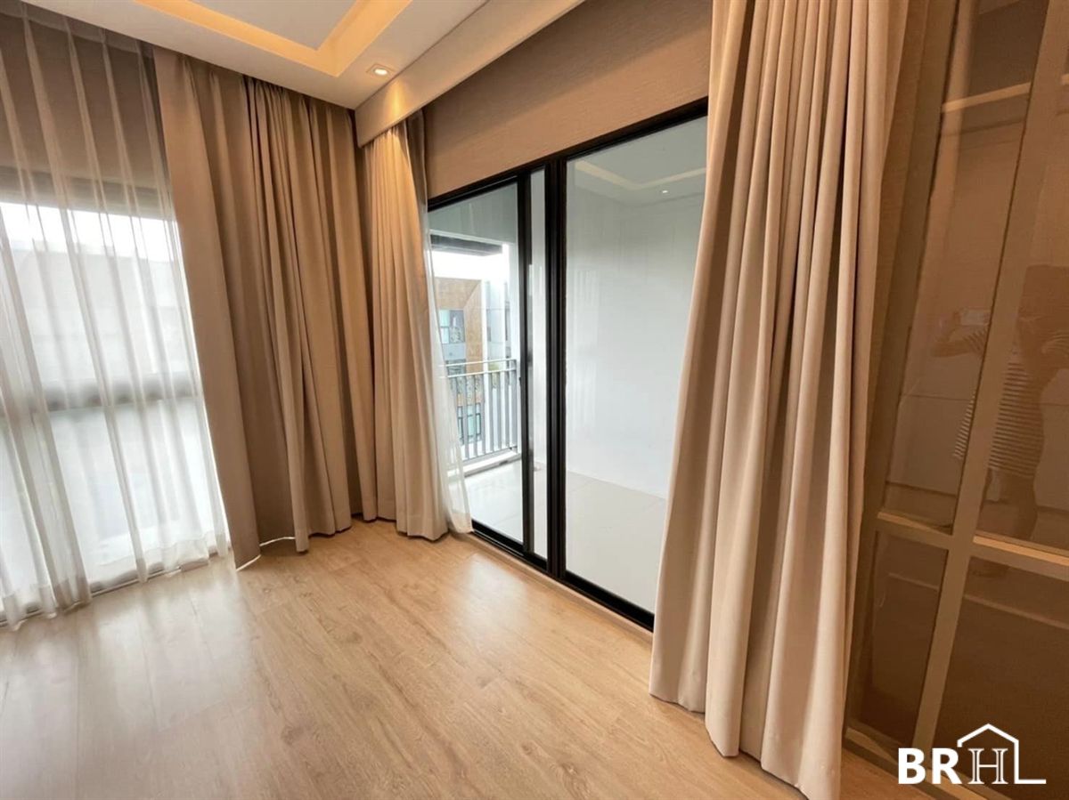 ขายทาวน์โฮมโชคชัย4 ลาดพร้าว71 : 🏨 ทาวน์โฮม ตกแต่งสไตล์โมเดิร์นลอฟต์ พร้อมบิ้วท์อิน เฟอร์ครบ ทำเลลาดพร้าว71🎯