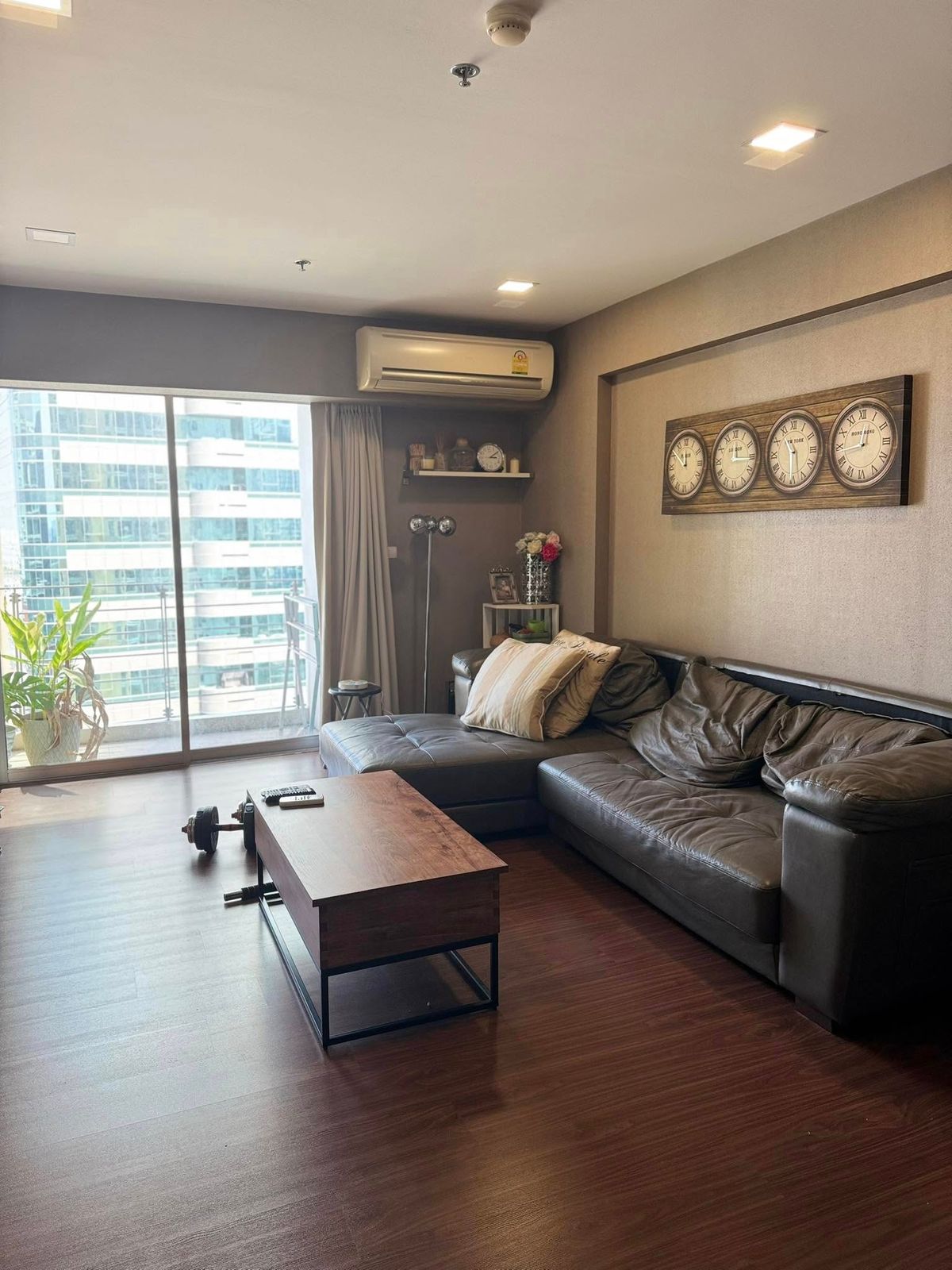 For SaleCondoRama9, Petchburi, RCA : Condo for sale, My Resort Bank, near MRT Phetchaburi (450 m/6 minutes). Interested in negotiating @condobkk (with @) Code H32955