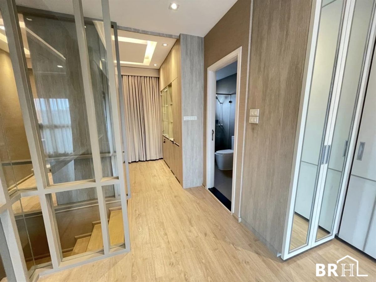 ขายทาวน์โฮมโชคชัย4 ลาดพร้าว71 : 🏨 ทาวน์โฮม ตกแต่งสไตล์โมเดิร์นลอฟต์ พร้อมบิ้วท์อิน เฟอร์ครบ ทำเลลาดพร้าว71🎯