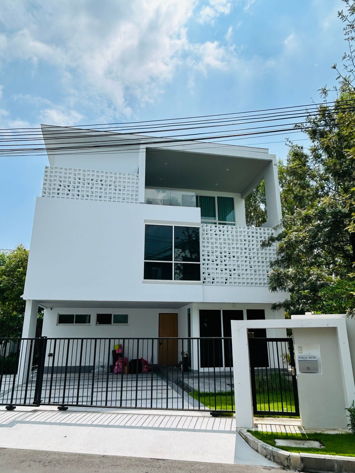 For SaleTownhomeYothinpattana,CDC : Urgent sale‼ ️ The owner sells by himself. A lot of bargaining prices