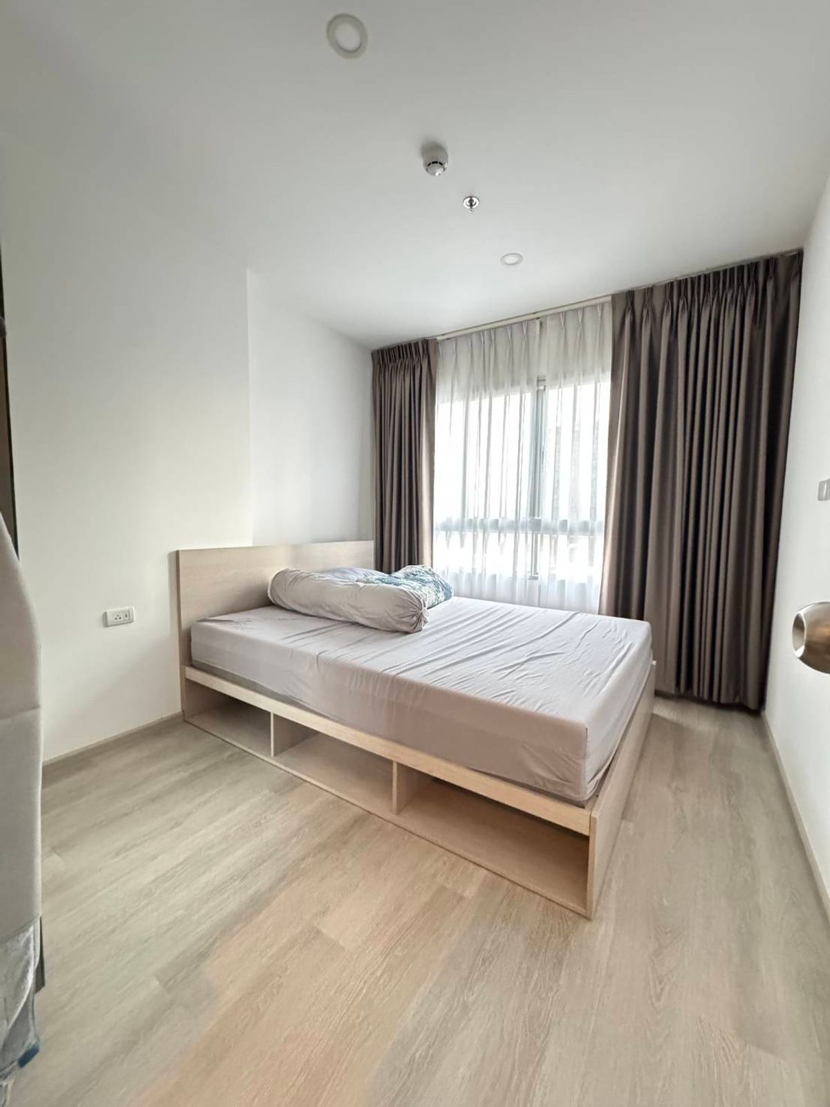 For RentCondoThaphra, Talat Phlu, Wutthakat : Urgent for rent Ellio Sathorn-Wutthakat, beautiful room, furniture, electrical appliances, near the train, convenient transportation, Silom, Sathorn, Chula
