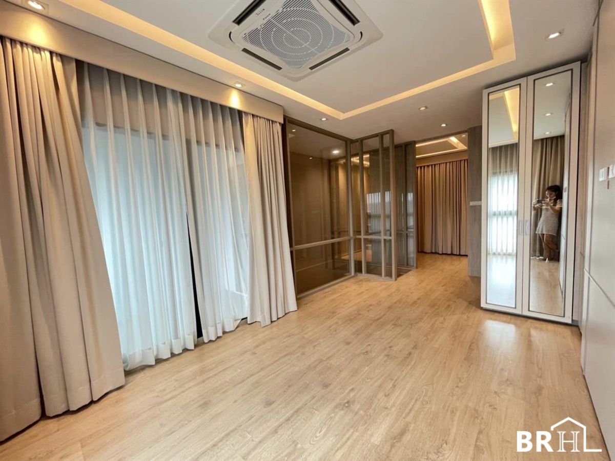 ขายทาวน์โฮมโชคชัย4 ลาดพร้าว71 : 🏨 ทาวน์โฮม ตกแต่งสไตล์โมเดิร์นลอฟต์ พร้อมบิ้วท์อิน เฟอร์ครบ ทำเลลาดพร้าว71🎯