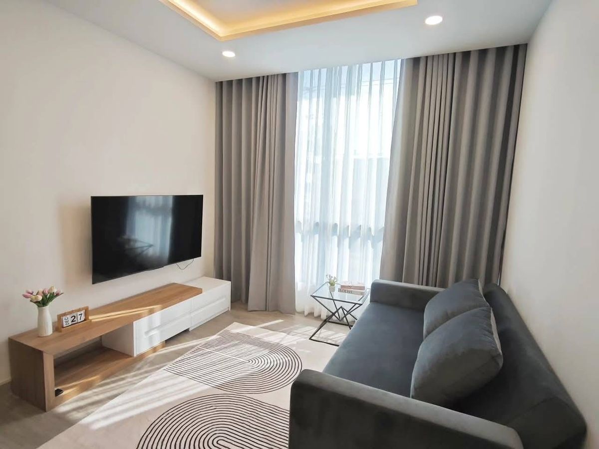 For RentCondoRama 8, Samsen, Ratchawat : Room 45 sqm. Floor 2 22000 baht per month/year