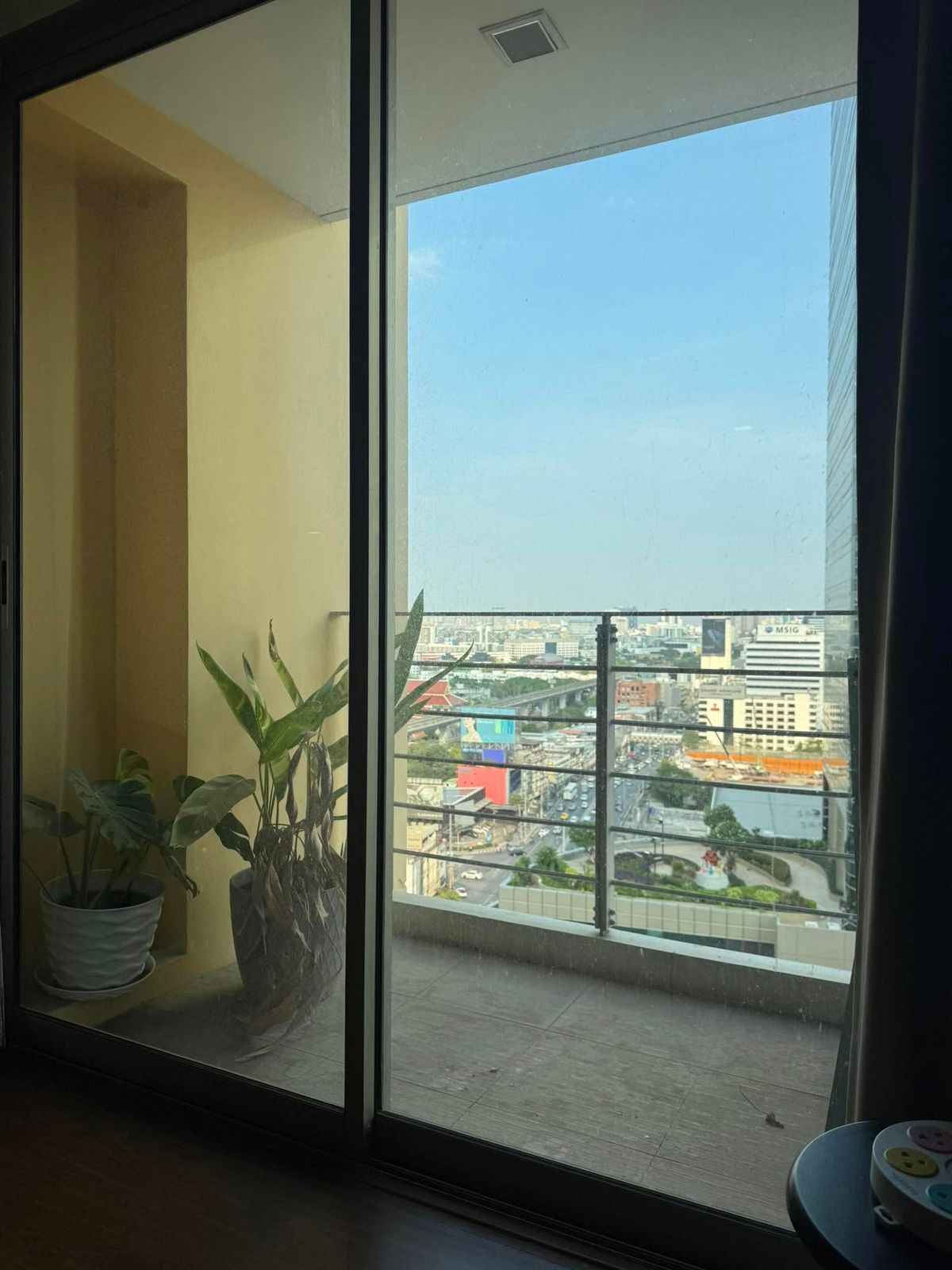For SaleCondoRama9, Petchburi, RCA : Condo for sale, My Resort Bank, near MRT Phetchaburi (450 m/6 minutes). Interested in negotiating @condobkk (with @) Code H32955
