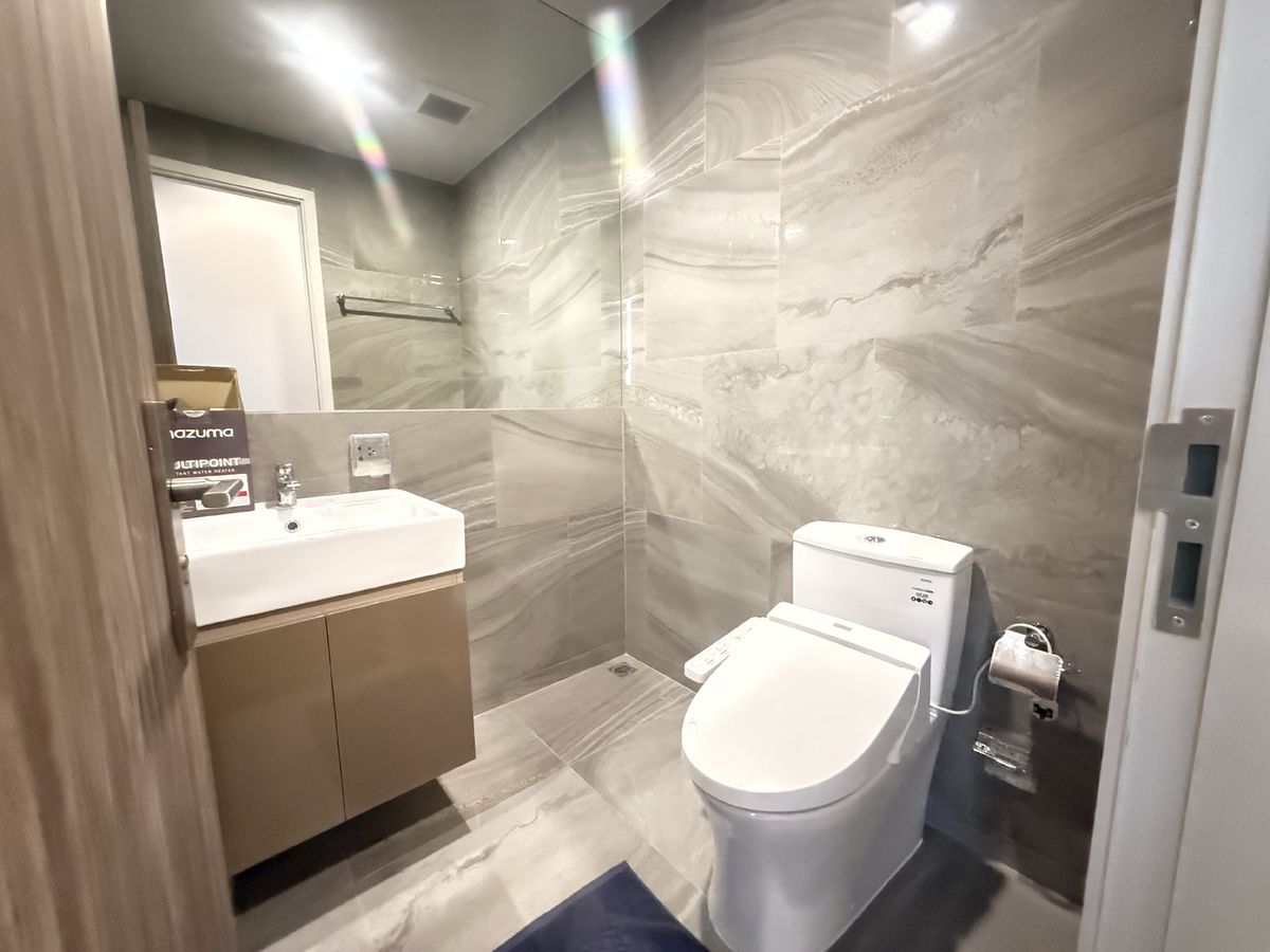 ให้เช่าคอนโดสุขุมวิท อโศก ทองหล่อ : 📍ด่วน ห้องไม่ร้าว สภาพเนี๊ยบปกติดี New room For Rent (Available, Ready to move in)👉  Ideo Q Sukhumvit 36  By Ananda Development ▪️Usable space: 50 Sqm.▪️Type: 2Bedrooms 1Bathroom▪️Rent 50,000Baht/month▪️Fully Furnished ▪️Floor 9