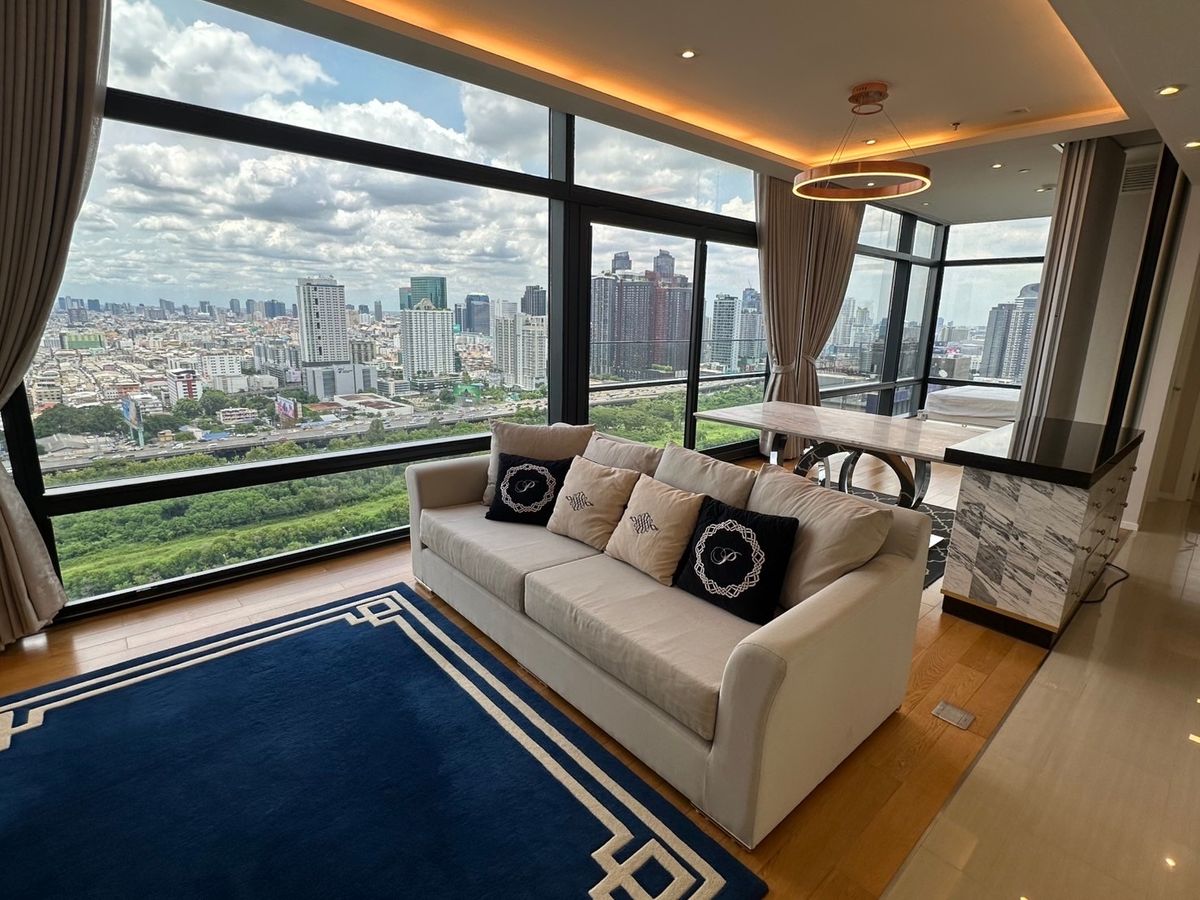 ขายคอนโดพระราม 9 เพชรบุรีตัดใหม่ RCA : 𝐅𝐨𝐫 𝐒𝐞𝐥𝐥  :  Circle Living Prototype 3Bed3Bath 133sqm 26MB Call:0635925888