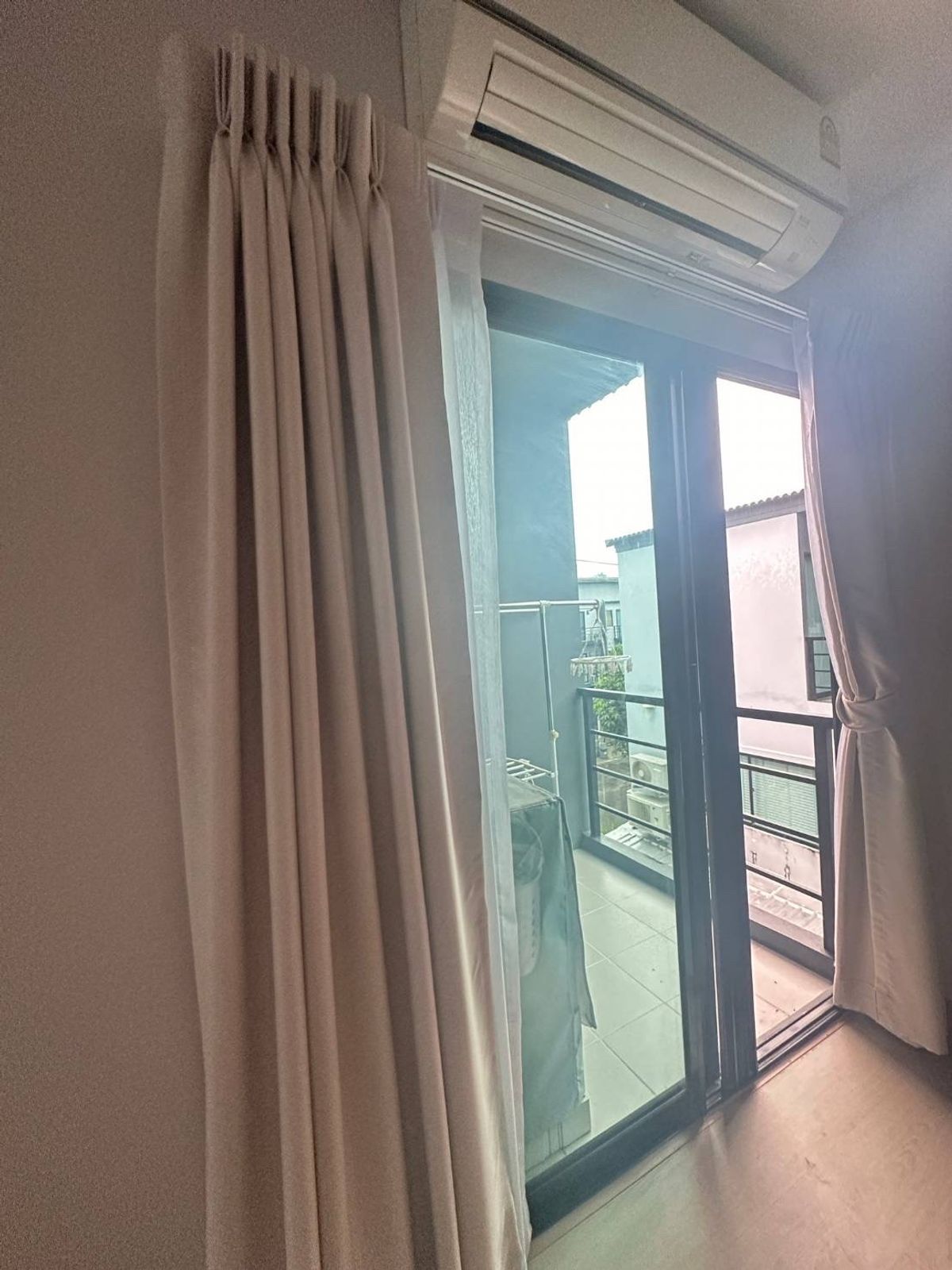 ขายทาวน์โฮมลาดกระบัง สุวรรณภูมิ : ทาวน์โฮม บ้านกลางเมือง พระราม9-อ่อนนุช 3นอน 3น้ำ ติดถนนMain 