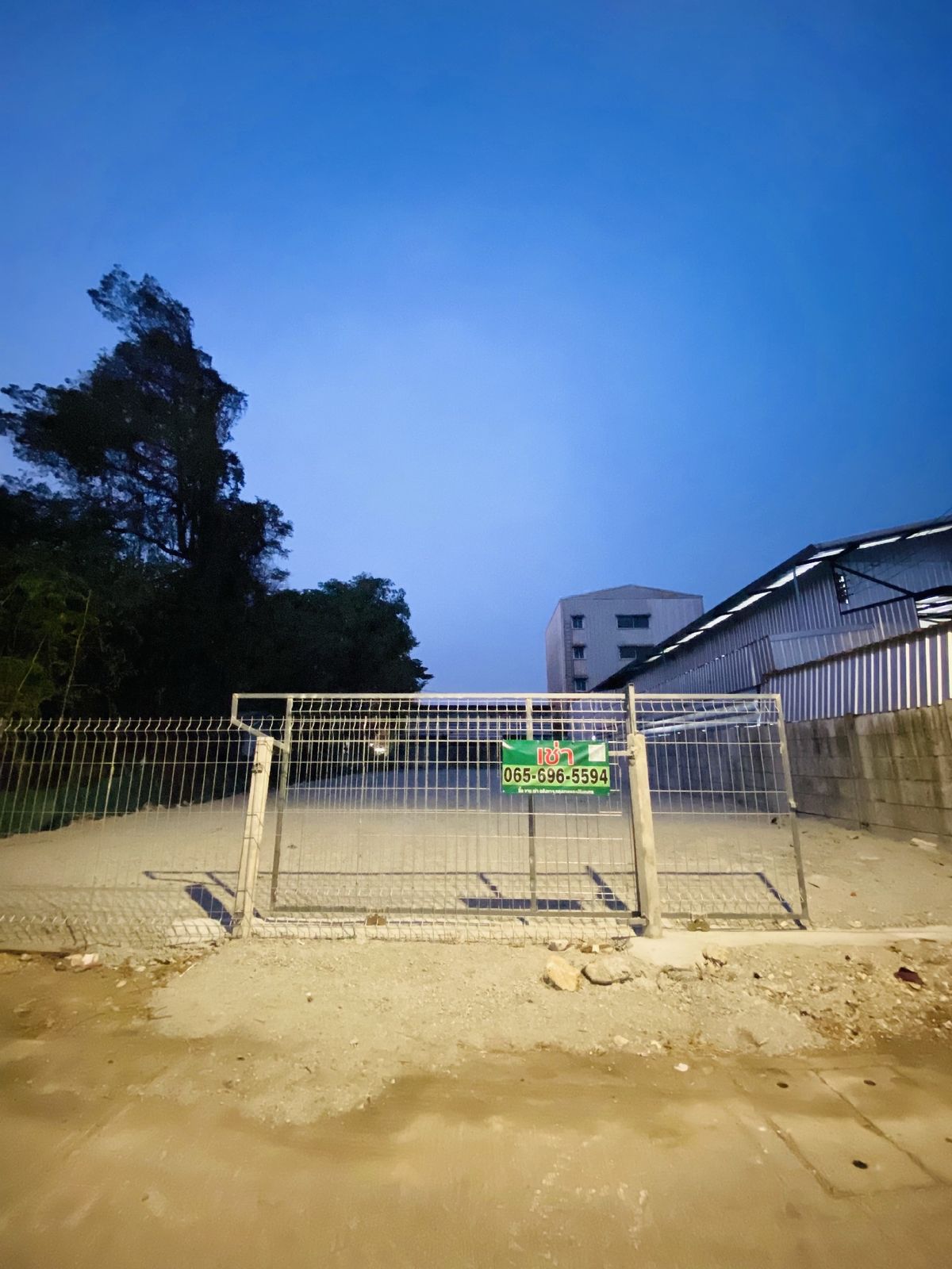 For RentLandBangna, Bearing, Lasalle : Land for rent 151 sq.m., width 15 meters, 40 m. Soi Bearing 68