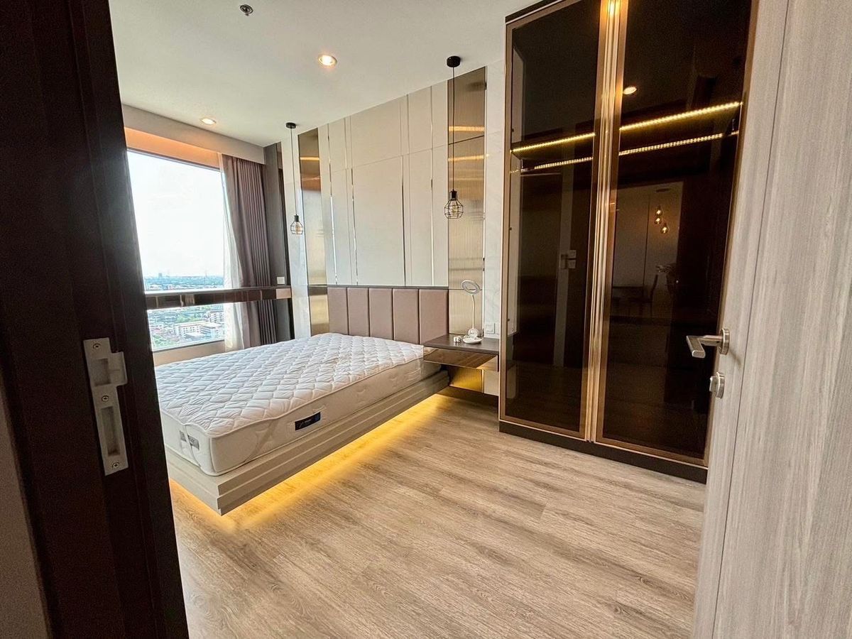 For RentCondoOnnut, Udomsuk : SN888228 Luxury Condo for Rent @ideo Mobi Sukhumvit 66