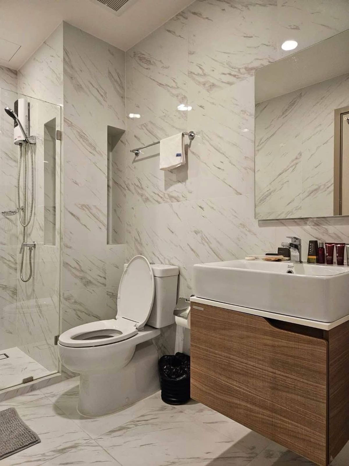 ให้เช่าคอนโดบางนา แบริ่ง ลาซาล : ให้เช่า ✨ IDEO Mobi Sukhumvit Eastpoint ✨ ใกล้ BTS บางนา เฟอร์นิเจอร์ และ เครื่องใช้ไฟฟ้าครบ 