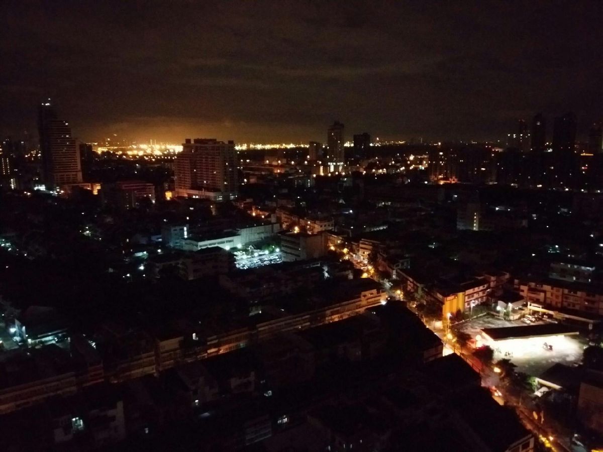 For RentCondoSathorn, Narathiwat : The owner released himself. The rim room has privacy.