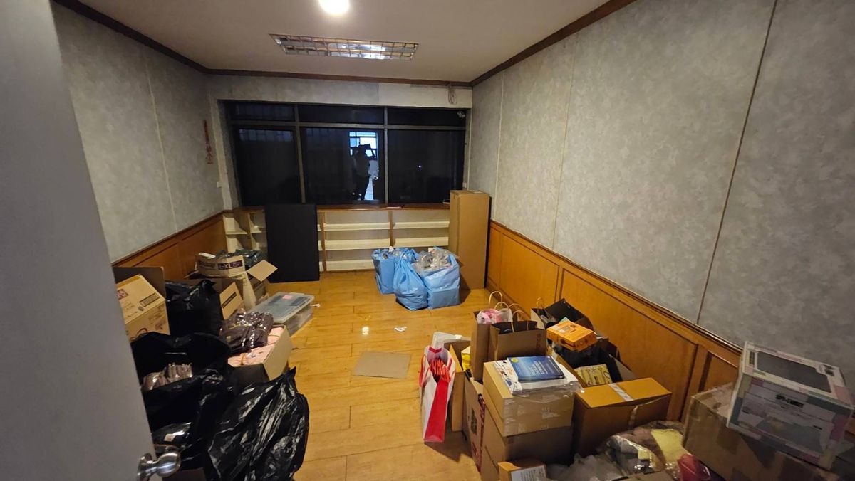 ให้เช่าอาคารพาณิชย์เยาวราช บางลำพู : ให้เช่าอาคารพาณิชย์ 2คูหา 5 นาที-MRTวัดมังกร (N.1235)