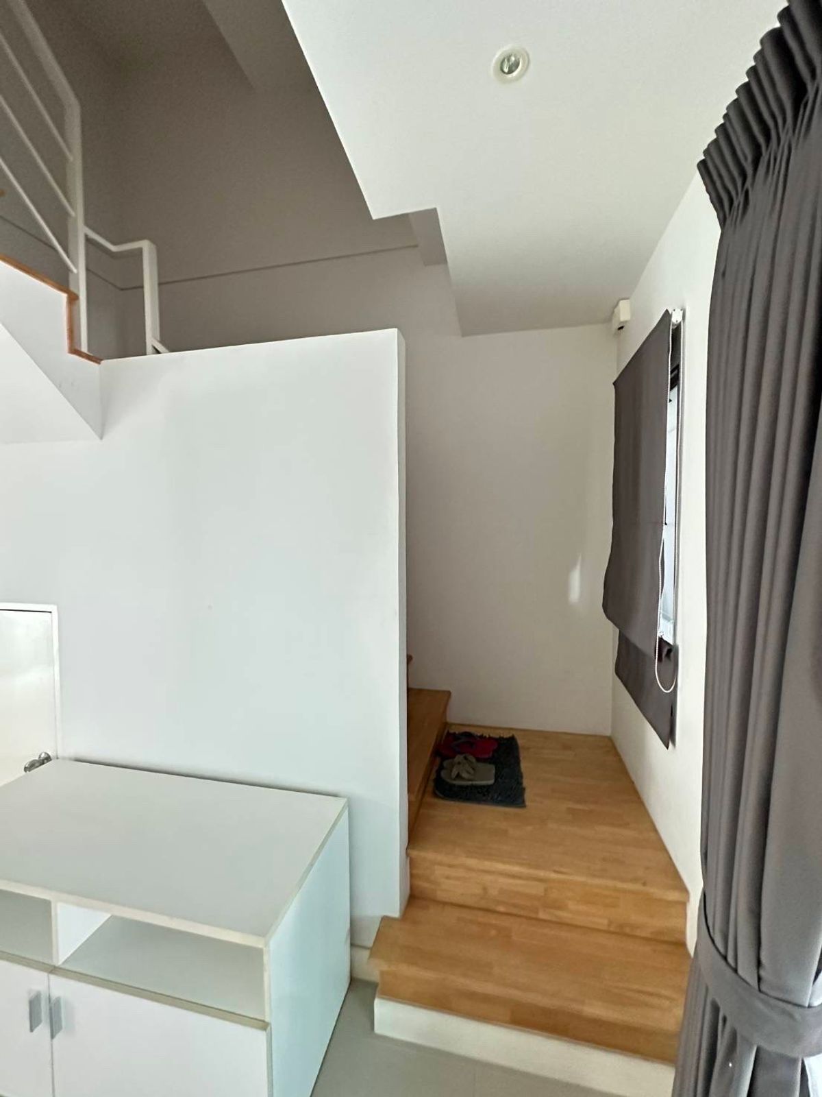 ขายทาวน์โฮมลาดกระบัง สุวรรณภูมิ : ทาวน์โฮม บ้านกลางเมือง พระราม9 - อ่อนนุช 3ชั้น โฮมออฟฟิตได้เลยจ้า กว้างถึง 145ตร.ม