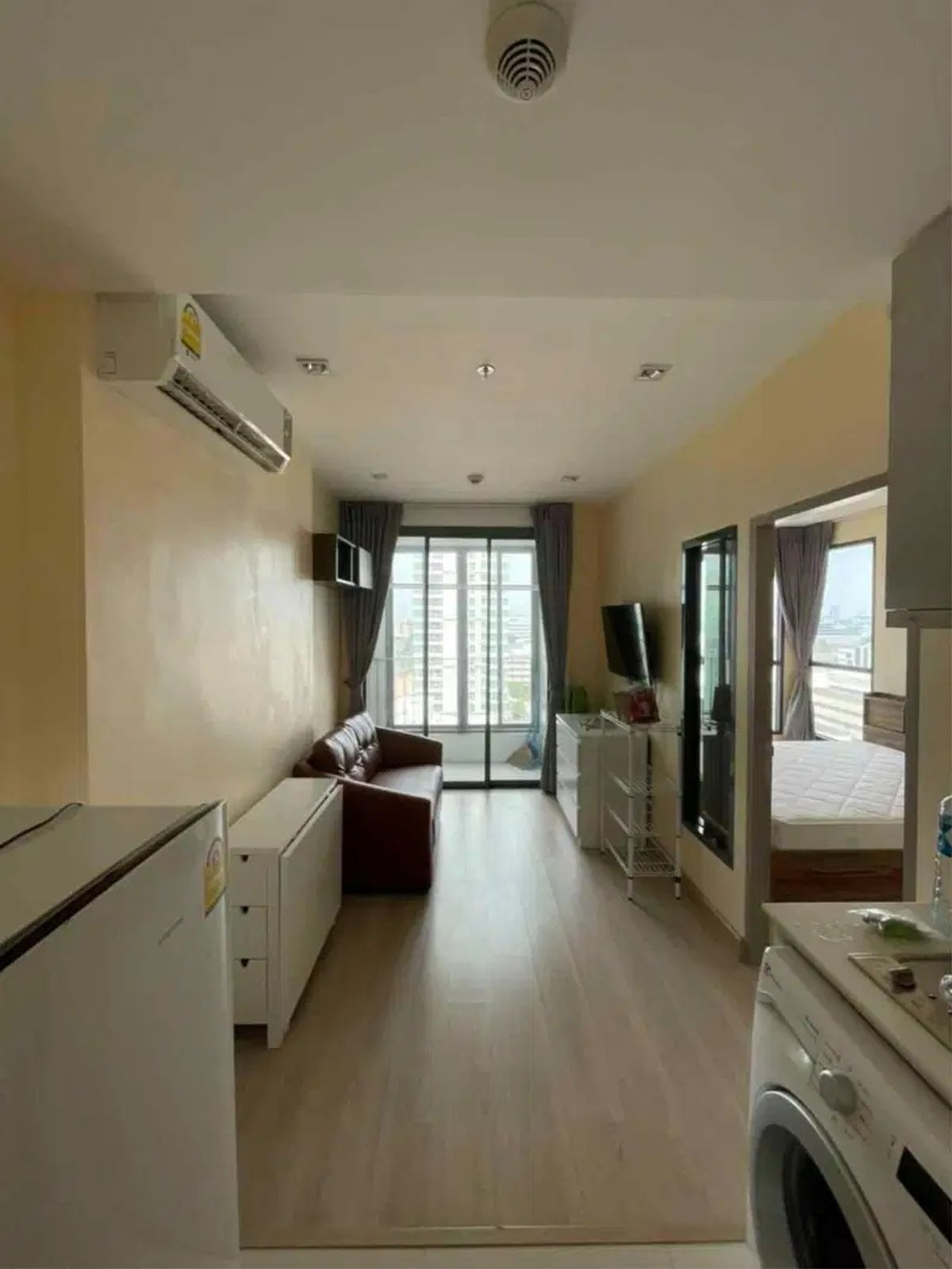 ให้เช่าคอนโดราชเทวี พญาไท : Mobi Phayathai 30 sq.m.Please add LINE ID @806qphgn o8415o5483