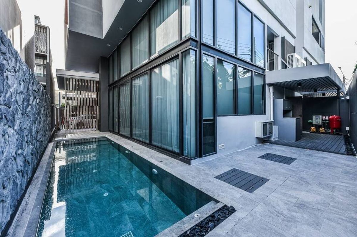 บ้านรัชดา ห้วยขวาง : 🔥สำหรับขาย - เช่า🔥 บ้านเดี่ยว !! Code C20240201408.......The Privatier Ratchada 32, 4 ห้องนอน, 6 ห้องน้ำ, 3 ชั้น, แต่งครบ, หรูหรา, พร้อมเข้าอยู่, ราคาพิเศษ!!📣📣