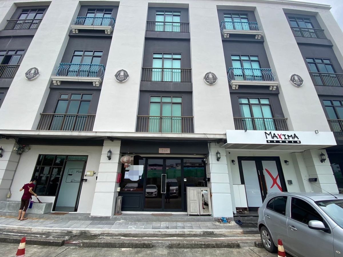 For SaleHome OfficeRamkhamhaeng, Hua Mak : Chic Distribute 53 Home Office | Selling only 8.9 million baht home office. Decorated more than 2 million. The location is very nice, very good price.