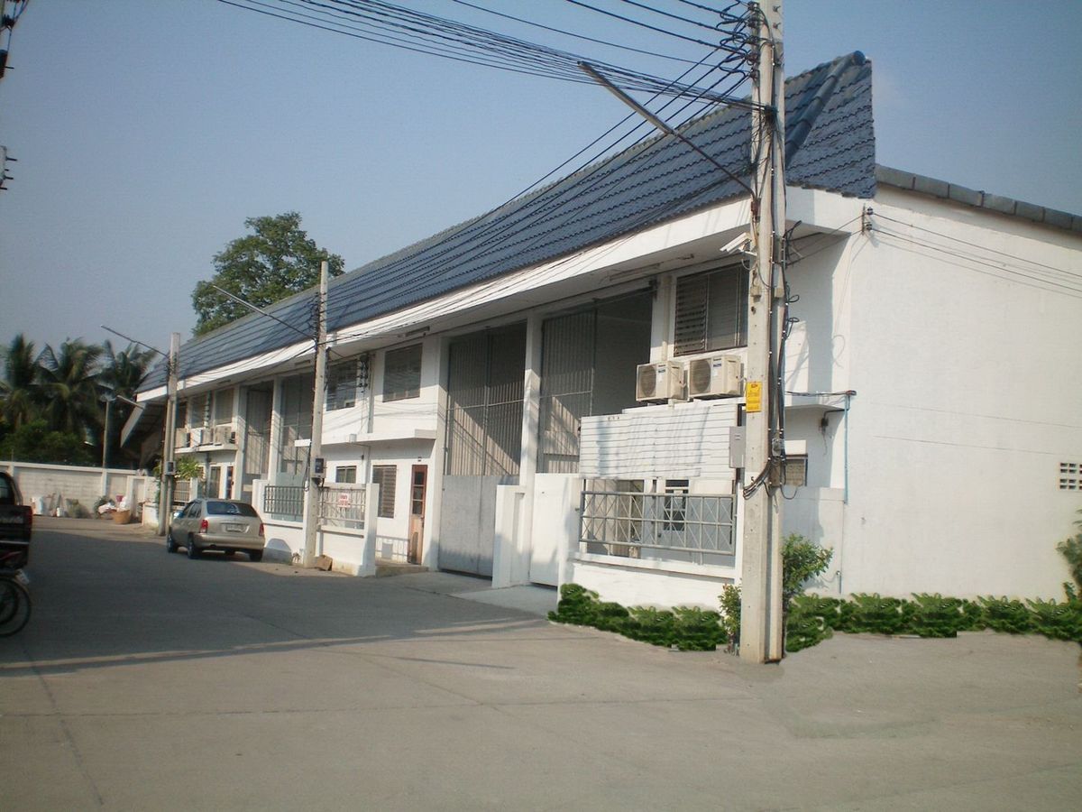 For RentWarehouseNonthaburi, Bang Yai, Bangbuathong : 🏭 Factory-Warehouse for rent Near Bang Phlu junction, good location, convenient to travel, starting at 32,000 baht! 🚛 064-974-2441