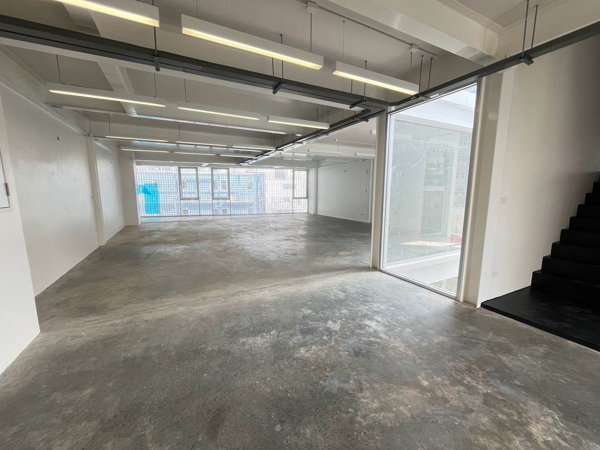 ขายโฮมออฟฟิศรัชดา ห้วยขวาง : 📢👇 ขายพร้อมผู้เช่า Yield 6.6%ต่อปี สัญญาเช่า 5 ปี รับค่าเช่า 250k สิ้นสุด มีนาคม 2573 อาคารสูง 4.5 ชั้น มีชั้นลอย และดาดฟ้า รองรับการติดตั้งลิฟต์โดยสาร ใกล้ The Street รัชดา